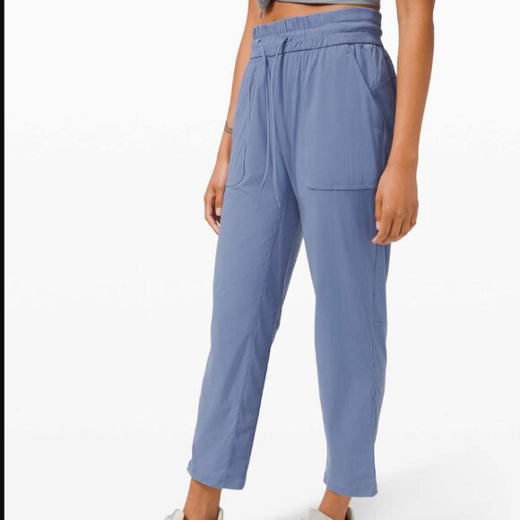 Lululemon Beyond the Studio Crop Water Drop, Pull On, High Rise, Light, Size 6 - Picture 9 of 9